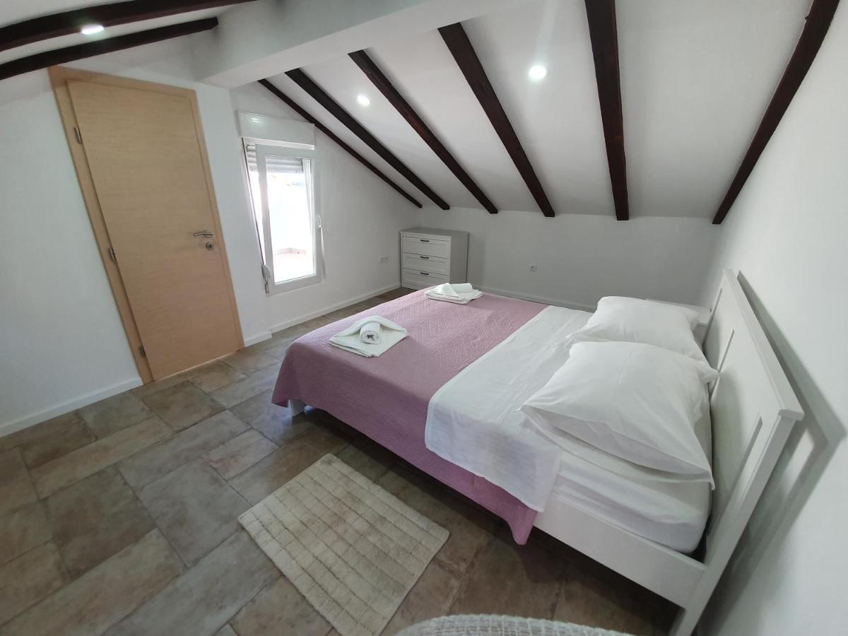 Appartamento Rustic House Diklo 20M From The Sea Zara Esterno foto
