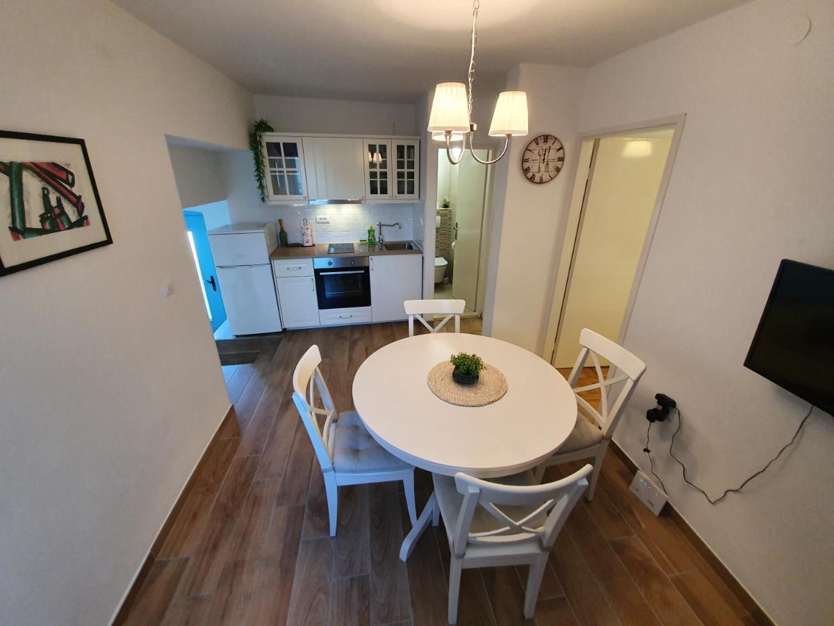 Appartamento Rustic House Diklo 20M From The Sea Zara Esterno foto