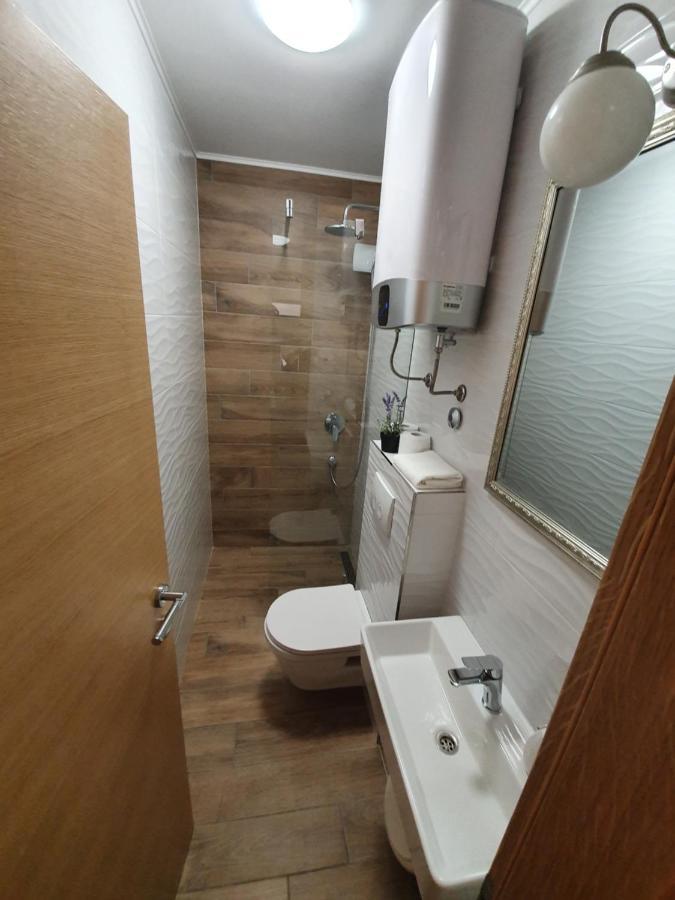Appartamento Rustic House Diklo 20M From The Sea Zara Esterno foto