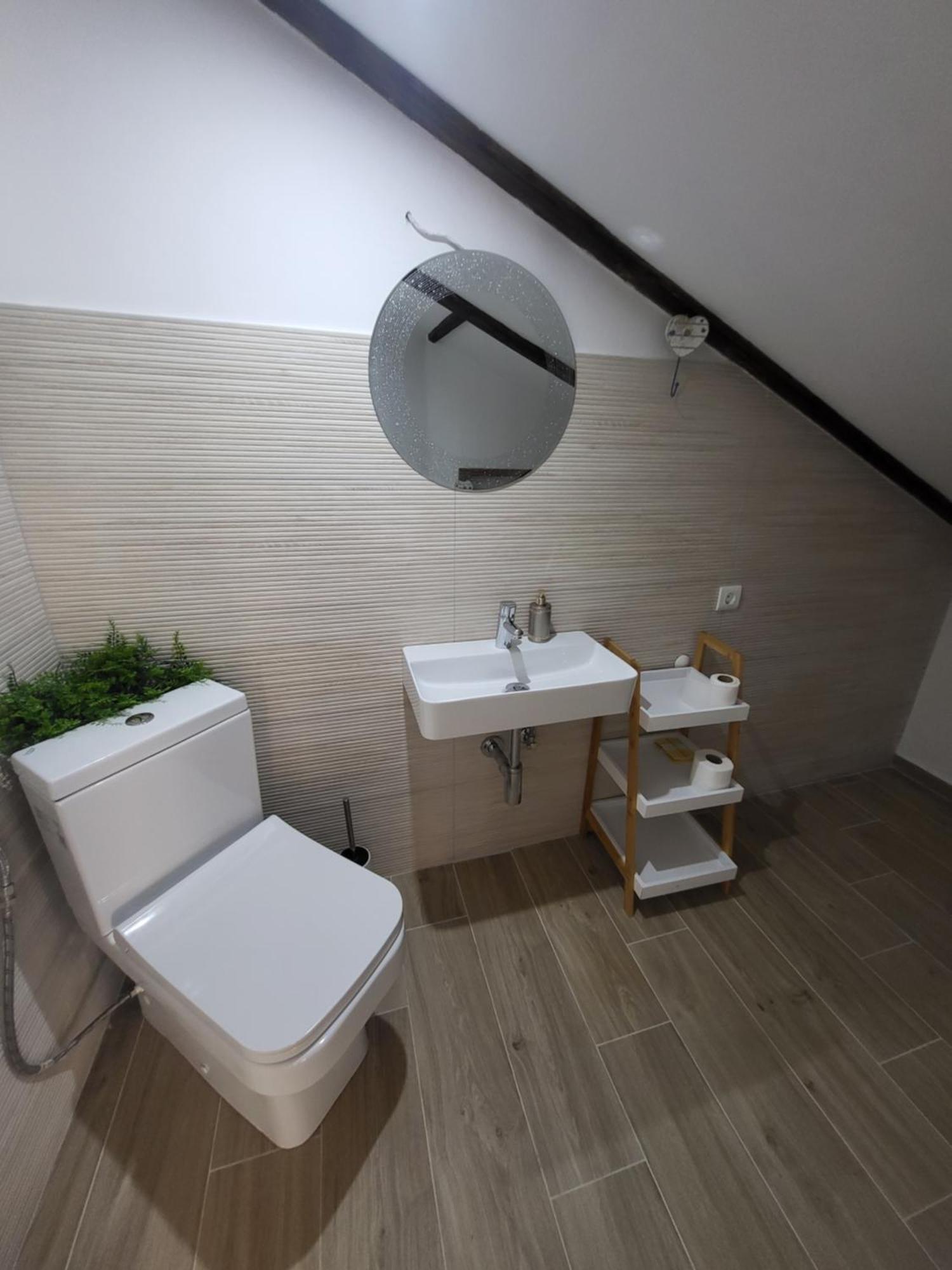 Appartamento Rustic House Diklo 20M From The Sea Zara Esterno foto